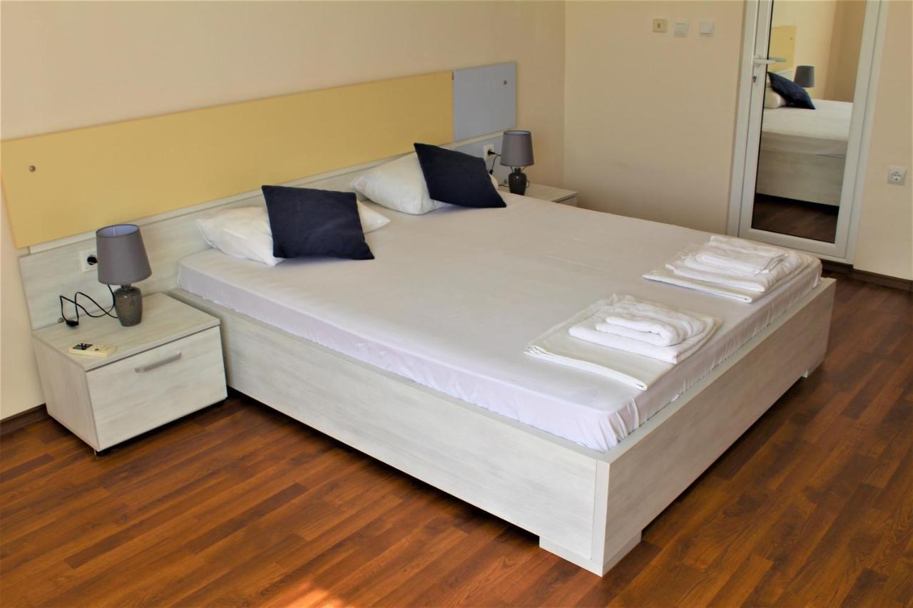 Solei Apartments Приморско Экстерьер фото